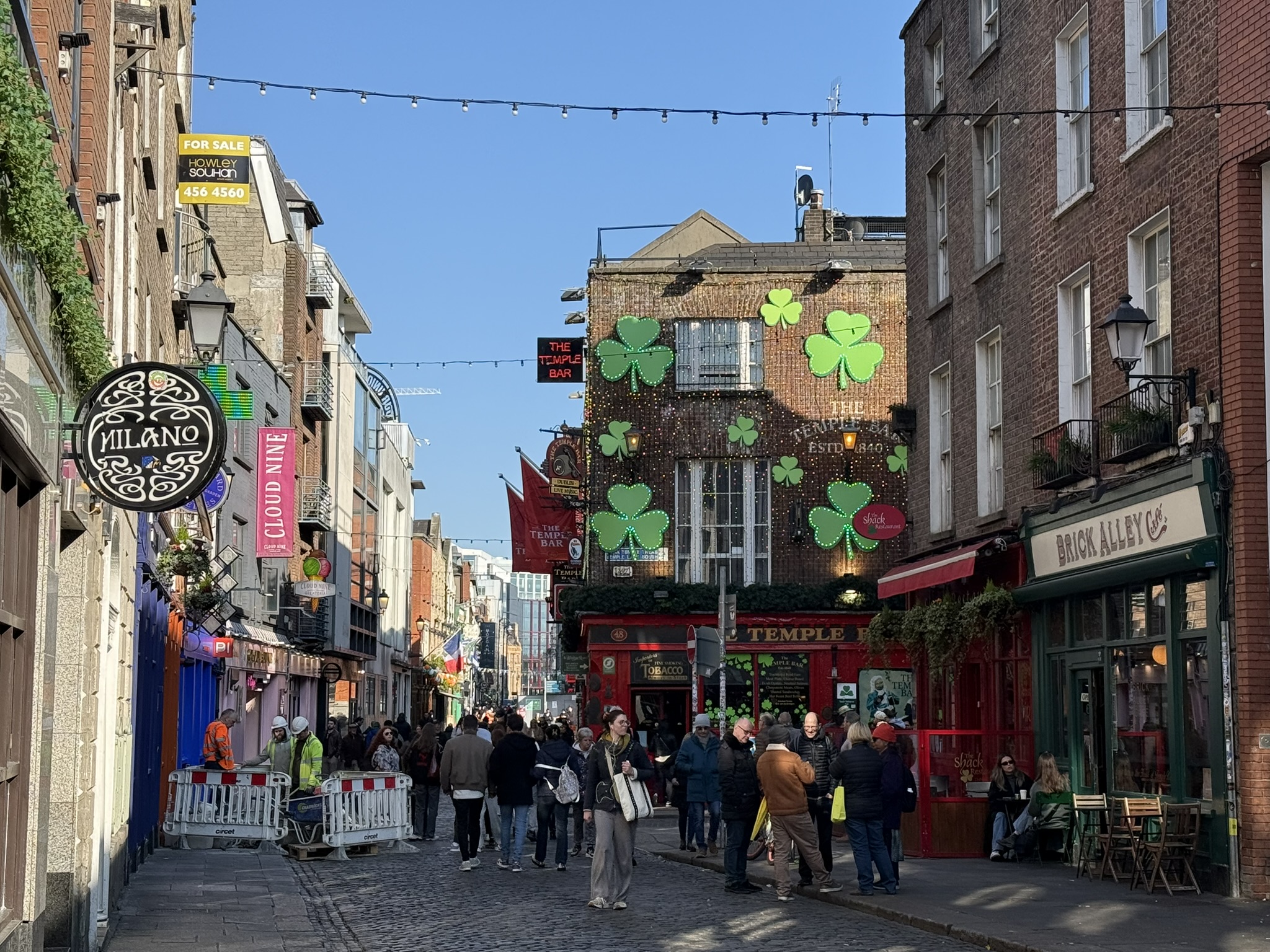 Temple Bar district at night, Dublin